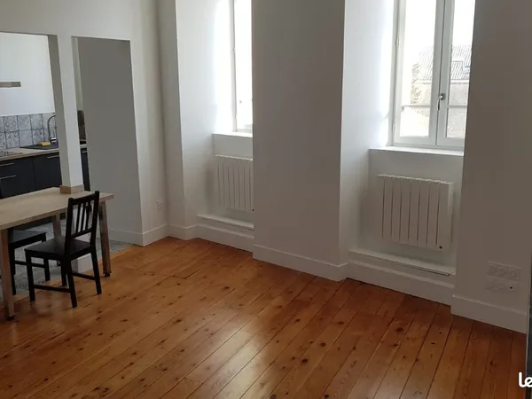 T4 DUPLEX DE 100 m² AVEC IMMENSE GARAGE PRIVATIF DE 25 m²
