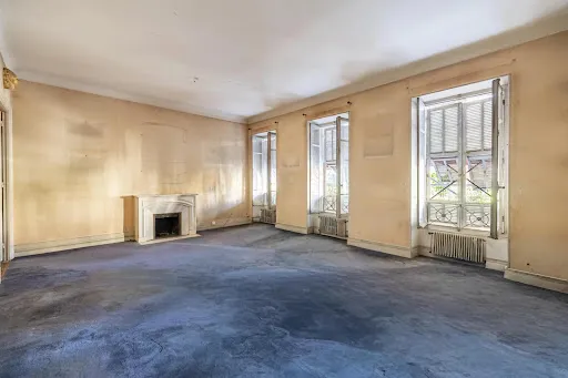 Appartement 6 pièces 150 m²