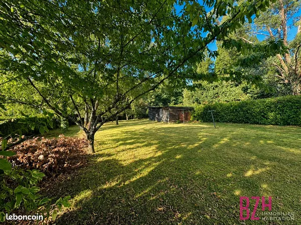 Terrain 748 m² SAINT AVE