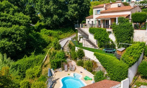 Villa 6 pièces 136 m²
