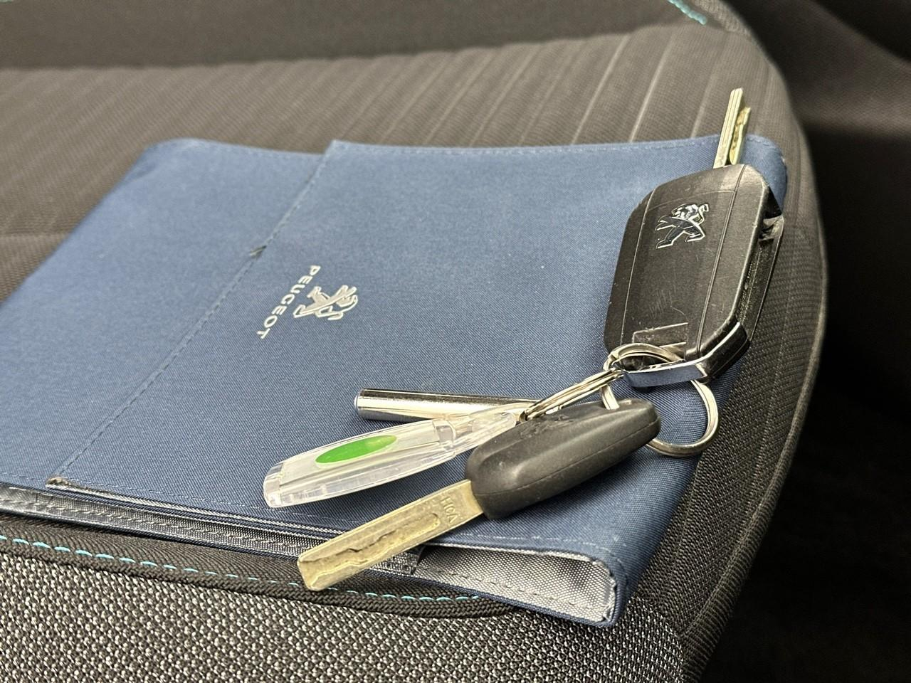 Peugeot 2008 puretech 100 s&s bvm6 style — photo 33
