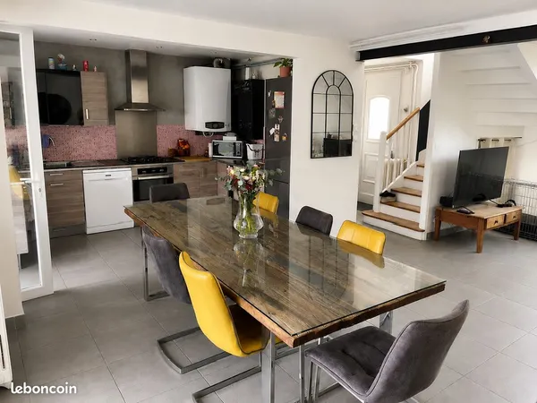 Location Maison T4 102 m² Rezé - DPE C