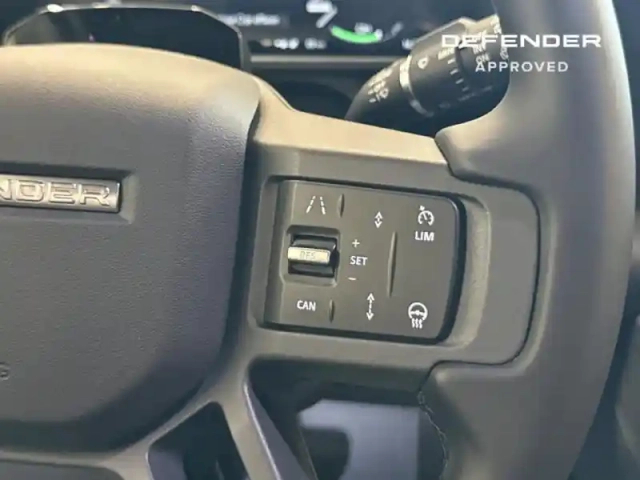 Land Rover Defender 110 2.0 p300e phev x-dynamic hse — photo 14