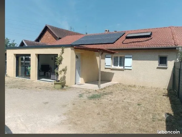 Sur la commune d' Aoste, à vendre une maison de plain pied de 120m2 ( 4 chambres ) sur 491m2 de terr