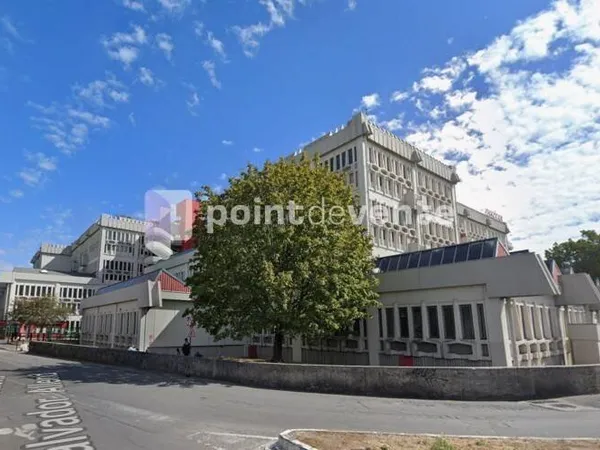 Entrepôt 650 m²