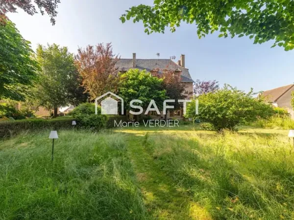 Maison 8 pièces 270 m²