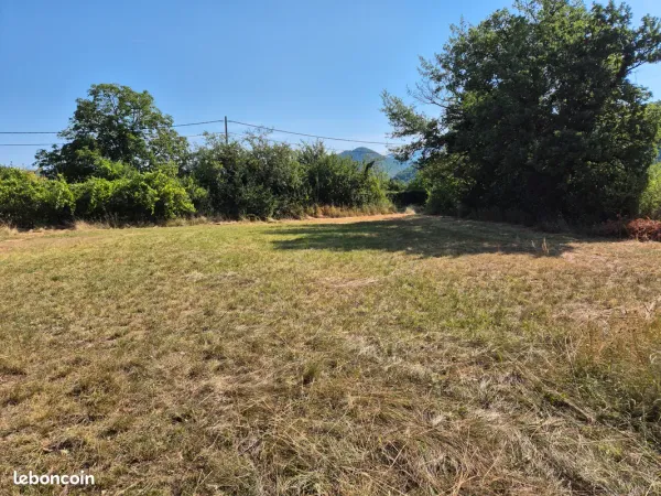 2 BEAUX TERRAINS PLATS VIABILISÉS À CHAMP-SUR-DRAC