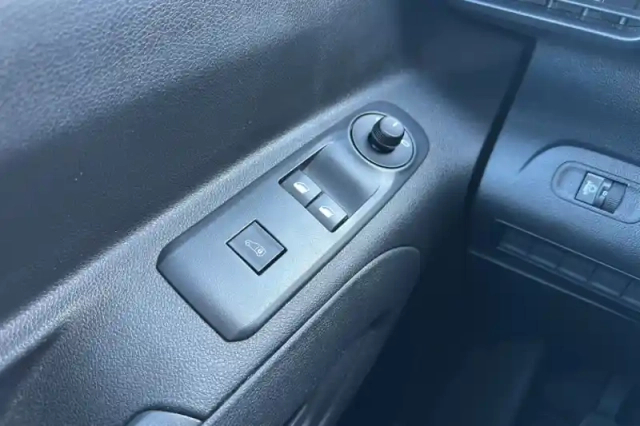 Peugeot Partner fourgon m 650 kg bluehdi 100 s&amp;s bvm6 — photo 58
