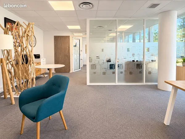Bureaux 68 m² aménagés et lumineux - Montpellier - Parking