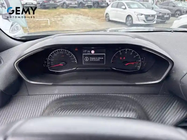 Peugeot 2008 puretech 100 s&amp;s bvm6 — photo 17