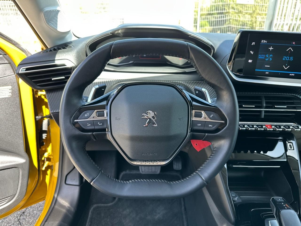 Peugeot 208 1.2 puretech 100ch s&s allure eat8 — photo 19