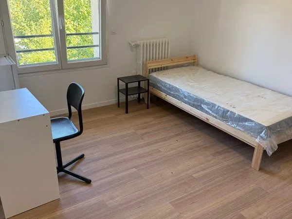 Chambre à louer en collocation