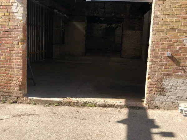 Local-box-garage