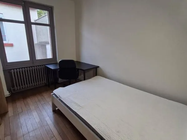 Studio 6 pièces 11 m²