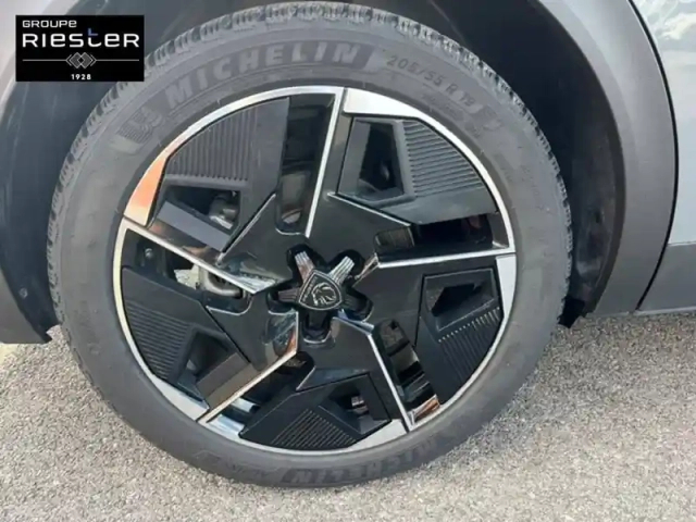 Peugeot 408 phev 225 e-eat8 — photo 31