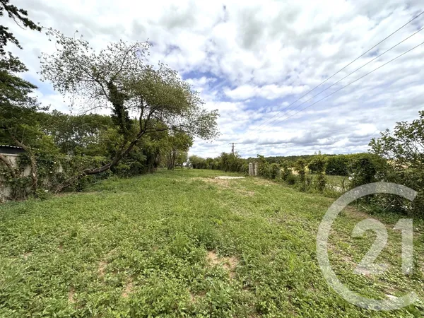 Terrain 2715 m²