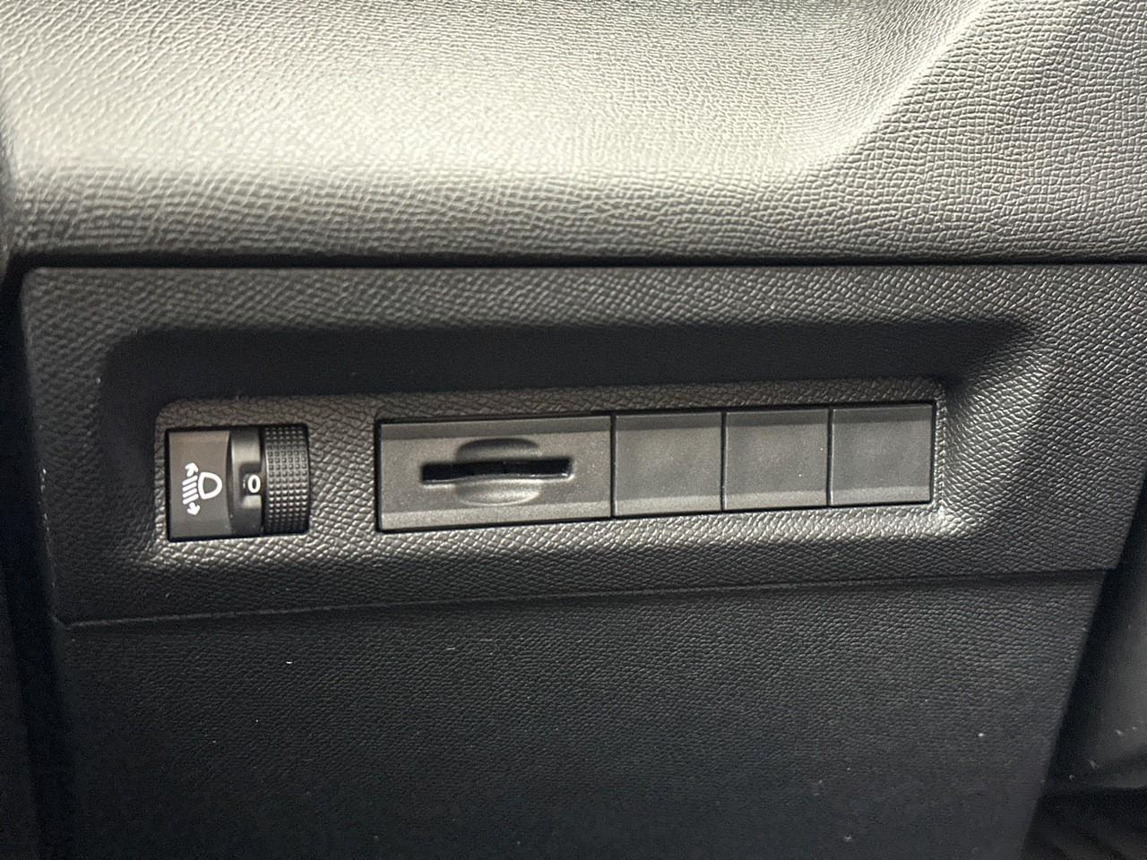 Peugeot 308 puretech 130ch s&s bvm6 allure pack — photo 17
