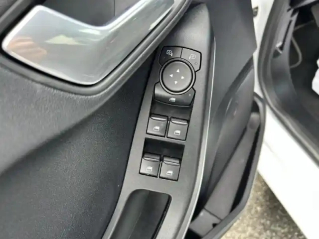 Ford Fiesta 1.0 flexifuel 95ch  titanium x 5p — photo 11