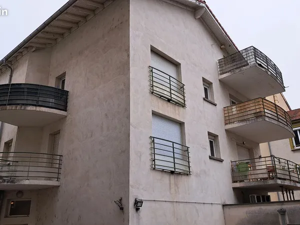 Vaste T1 meublé avec terrasse et chambre séparée