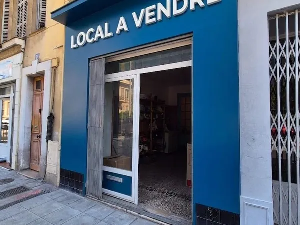 Musiciens - Local commercial à vendre avec cour et réserve at...