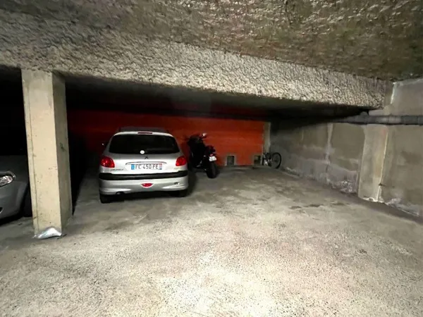 Parking moto