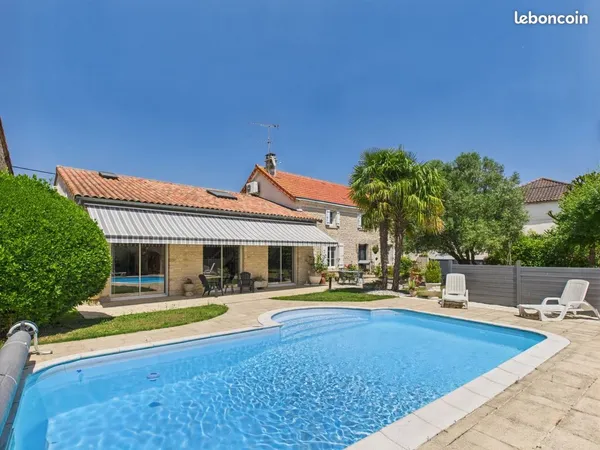 Maison 8 pièces 232 m²