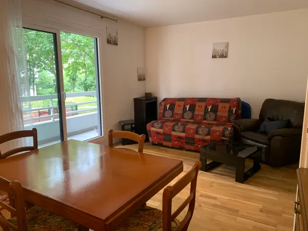 Loue appartement meublé