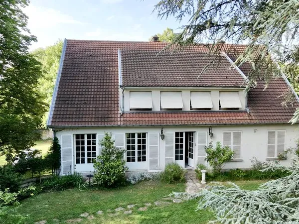 Maison 9 pièces 300 m²
