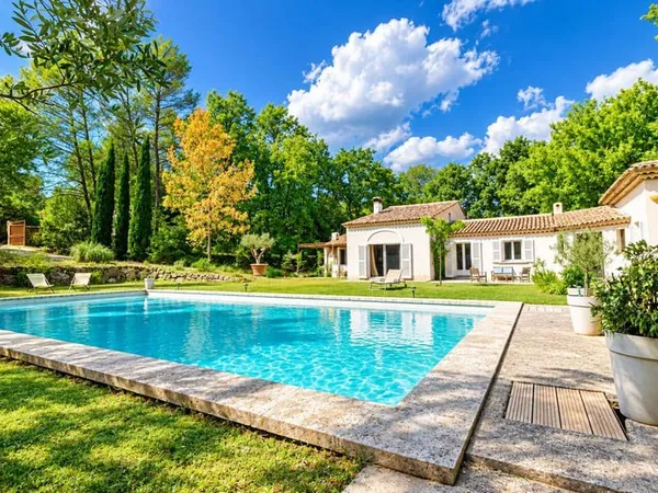 Maison 8 pièces 236 m²