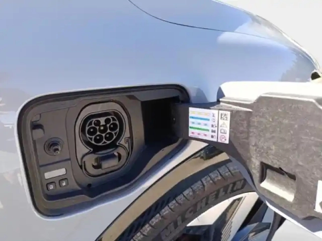 Renault Megane e-tech electric ev60 220ch techno optimum charge -c — photo 10