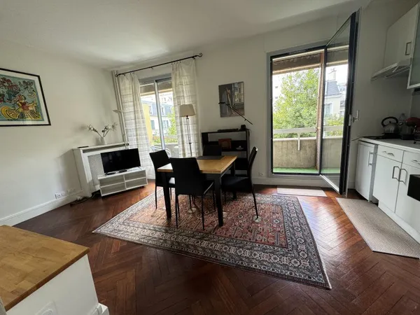 Studio Meublé de Standing à Neuilly-sur-Seine. Option parking
