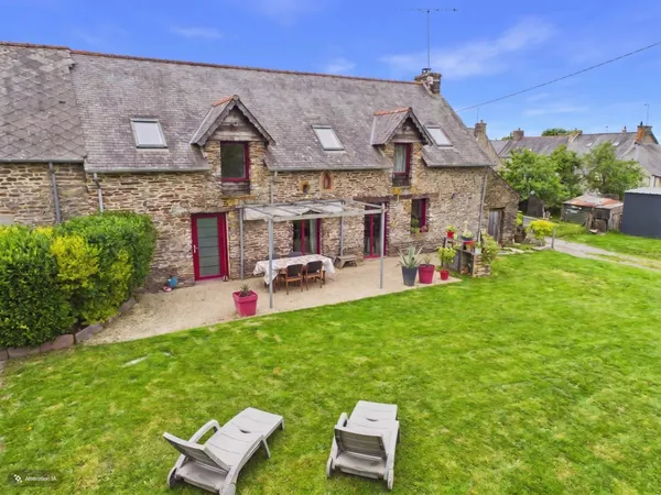 Longère en pierre de 176 m² sur un terrain de 4060 m².
