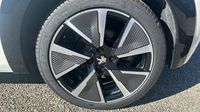 Peugeot 208 e-208 136ch GT — photo 11