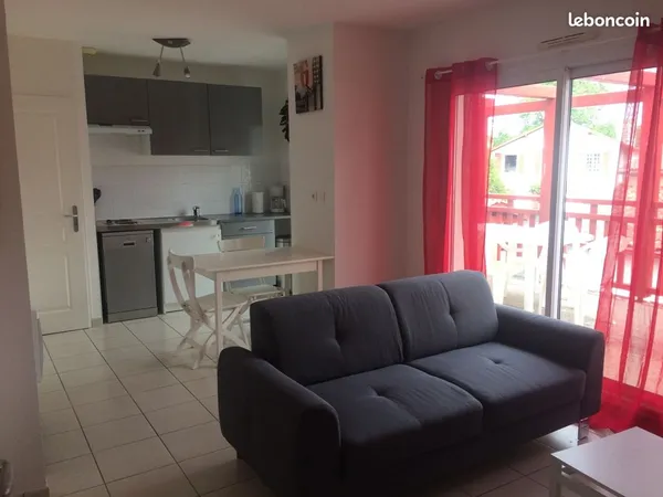 T2 avec TERRASSE Centre ville Cambo
