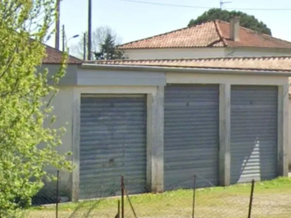 A louer, Box fermé et sécurisé de 20m²