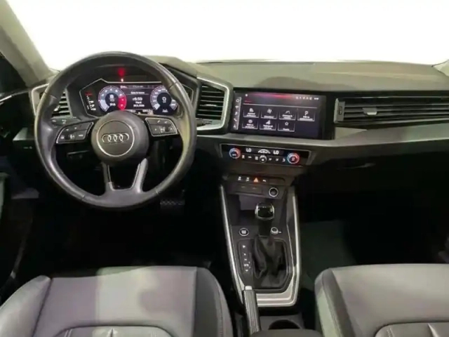 Audi A1 25 tfsi 95 ch s tronic 7 design luxe — photo 8