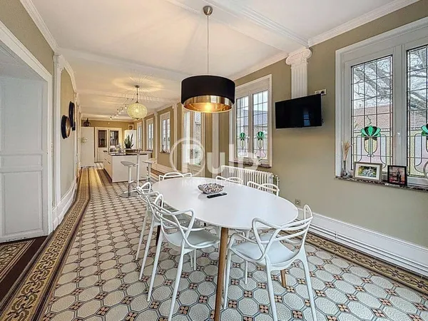 Maison 16 pièces 340 m²