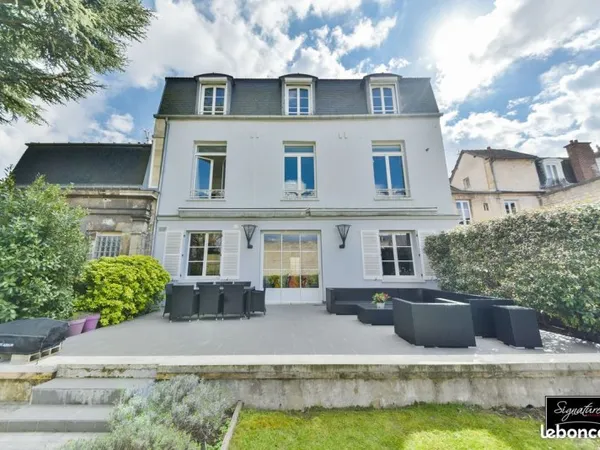 Appartement 6 pièces 147 m²