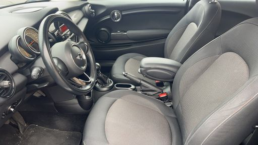 Mini One 1.2 102 - Hatch – 2016 – 126356 km – Essence – Boîte Manuelle — photo 14