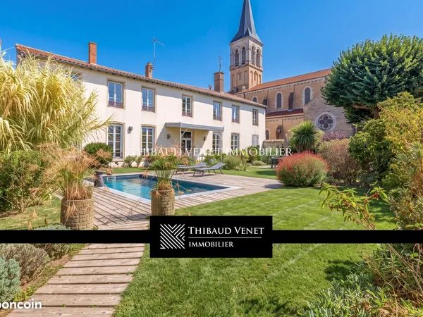 Maison 16 pièces 344 m²