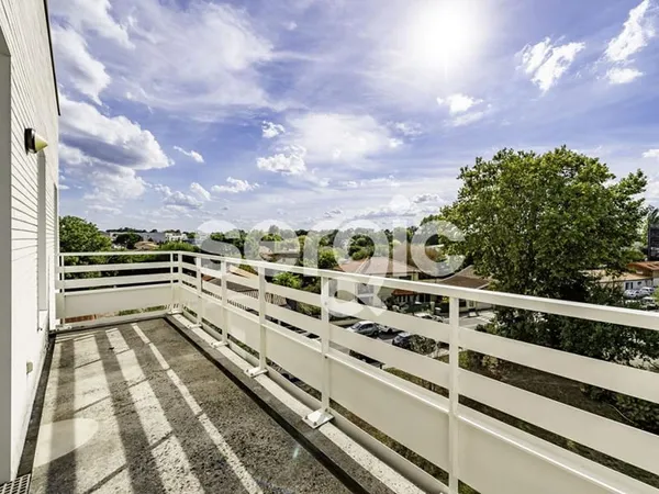 BEGLES / APPARTEMENT T3 PARKING TERRASSE DERNIER ETAGE