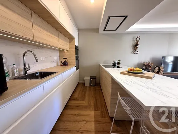 Appartement 4 pièces 77 m²
