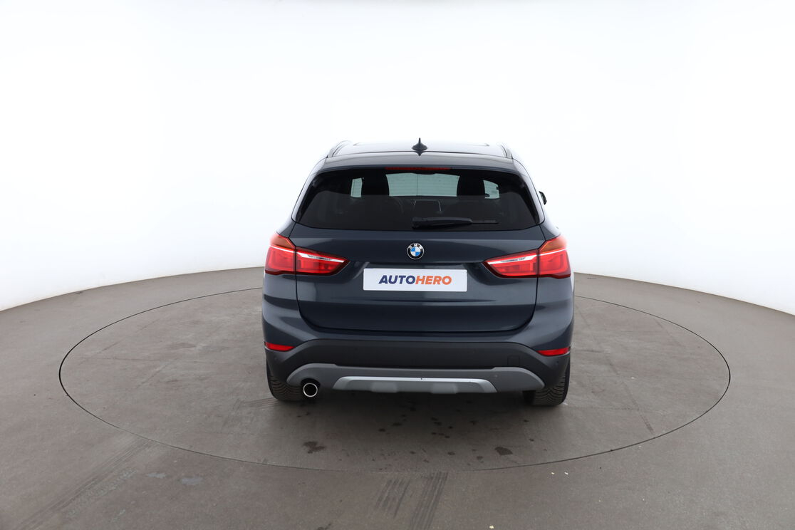 BMW X1 sDrive18i xLine — photo 4