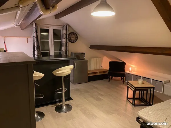 A louer dès maintenant - studio meublé à Cergy Village de 25m² (13 m² habitables)