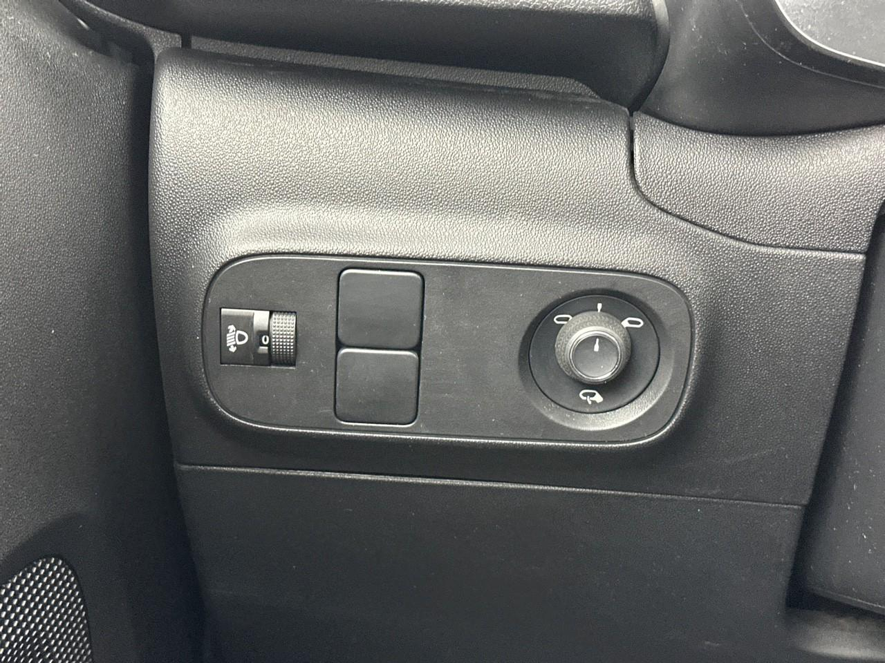 Citroën C3 societe pure tech 83 s&s bvm feel nav — photo 16