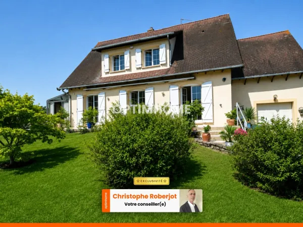 Belle et grande maison de 177m2 avec piscine sur un terrain clos et arboré de 1200m2, au calme et au