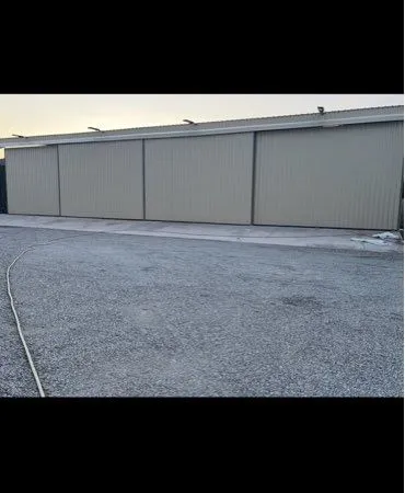 Loue hangars