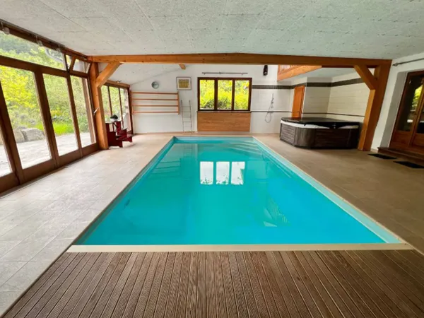 Maison 9 pièces 380 m²