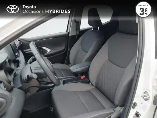 Toyota Yaris 116h design 5p my22 — photo 26