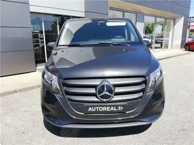 Mercedes Vito 116 cdi compact bva rwd — photo 5